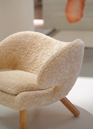Pelican Chair
